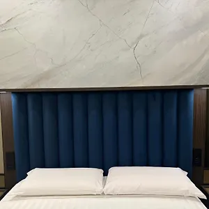  Apartament Santa Maria Maggiore Luxury Włochy
